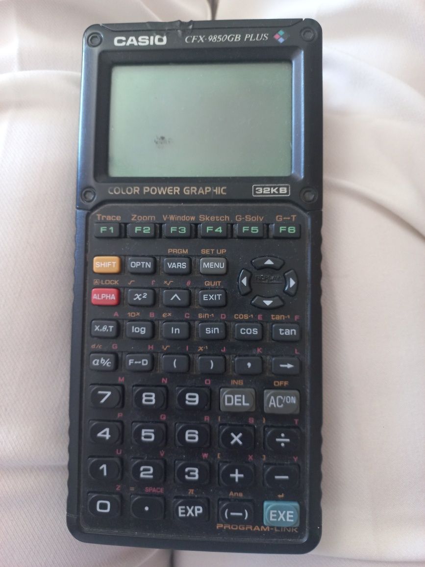 Calculadora CASIO CFX-9850GB PLUS