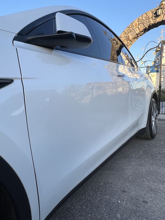 Tesla Model Y Long range Dual Motor 82.5 квт 2023 рік