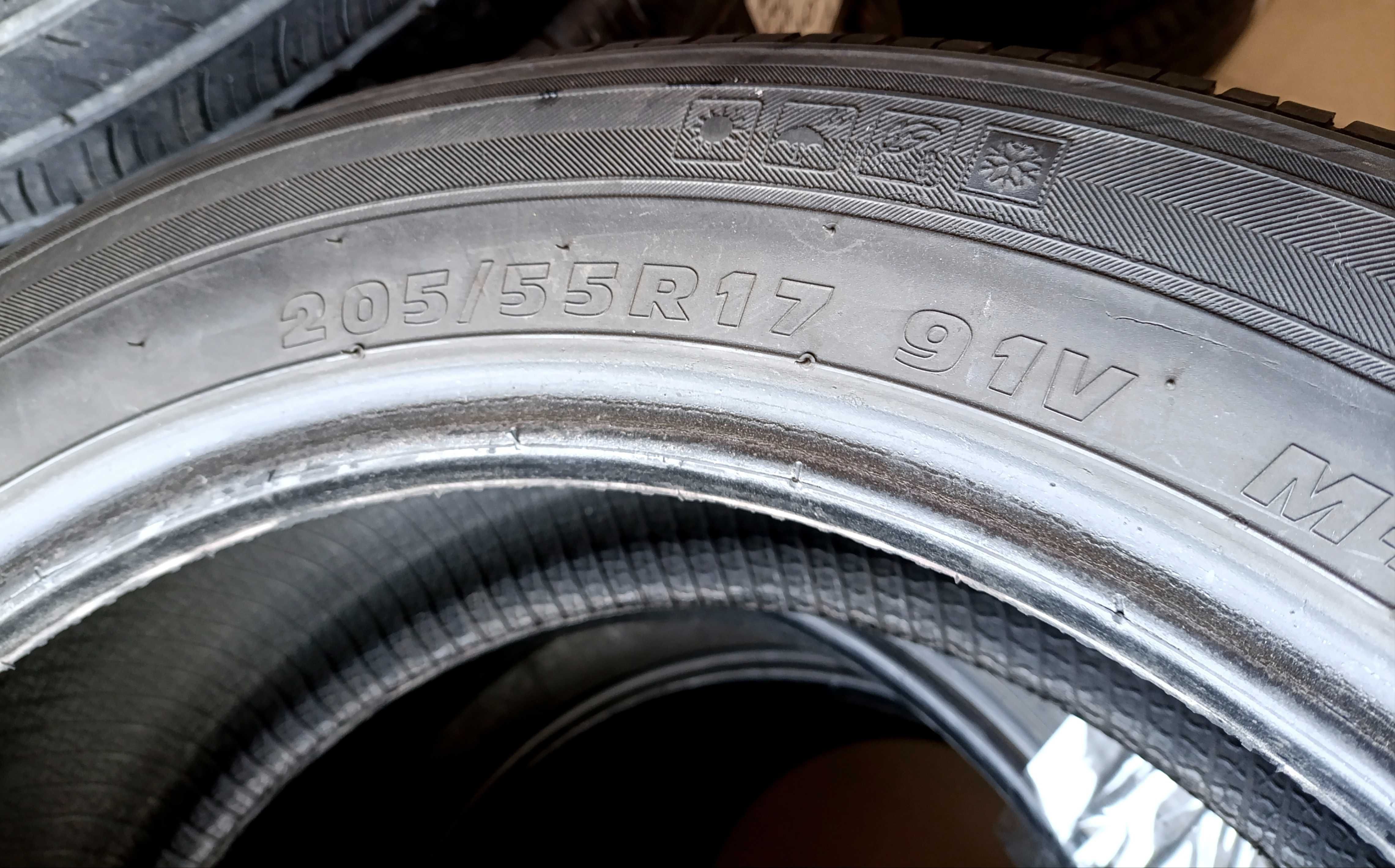 Пара шин 205/55R17 91V Kumho Solus KH25
