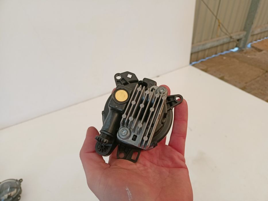 Land Rover Defender II 2 20- halogen LED DRL prawy przód przedni