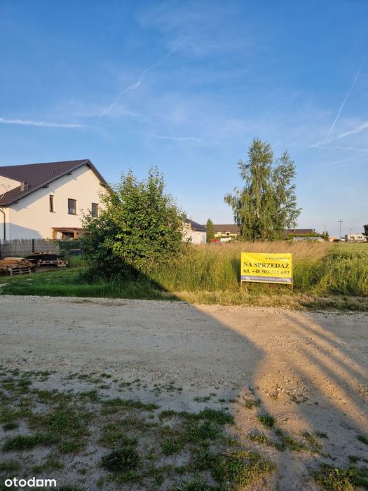 Na sprzedaż  działka w Wilkowicach położona blisko centrum.