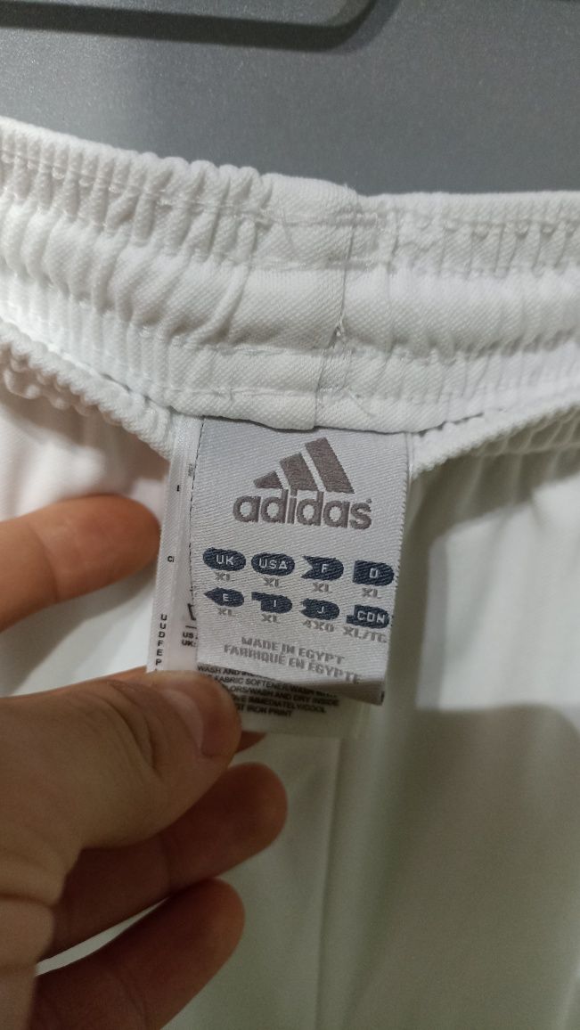 Spodenki męskie sportowe białe na siłownie piłkarskie Adidas