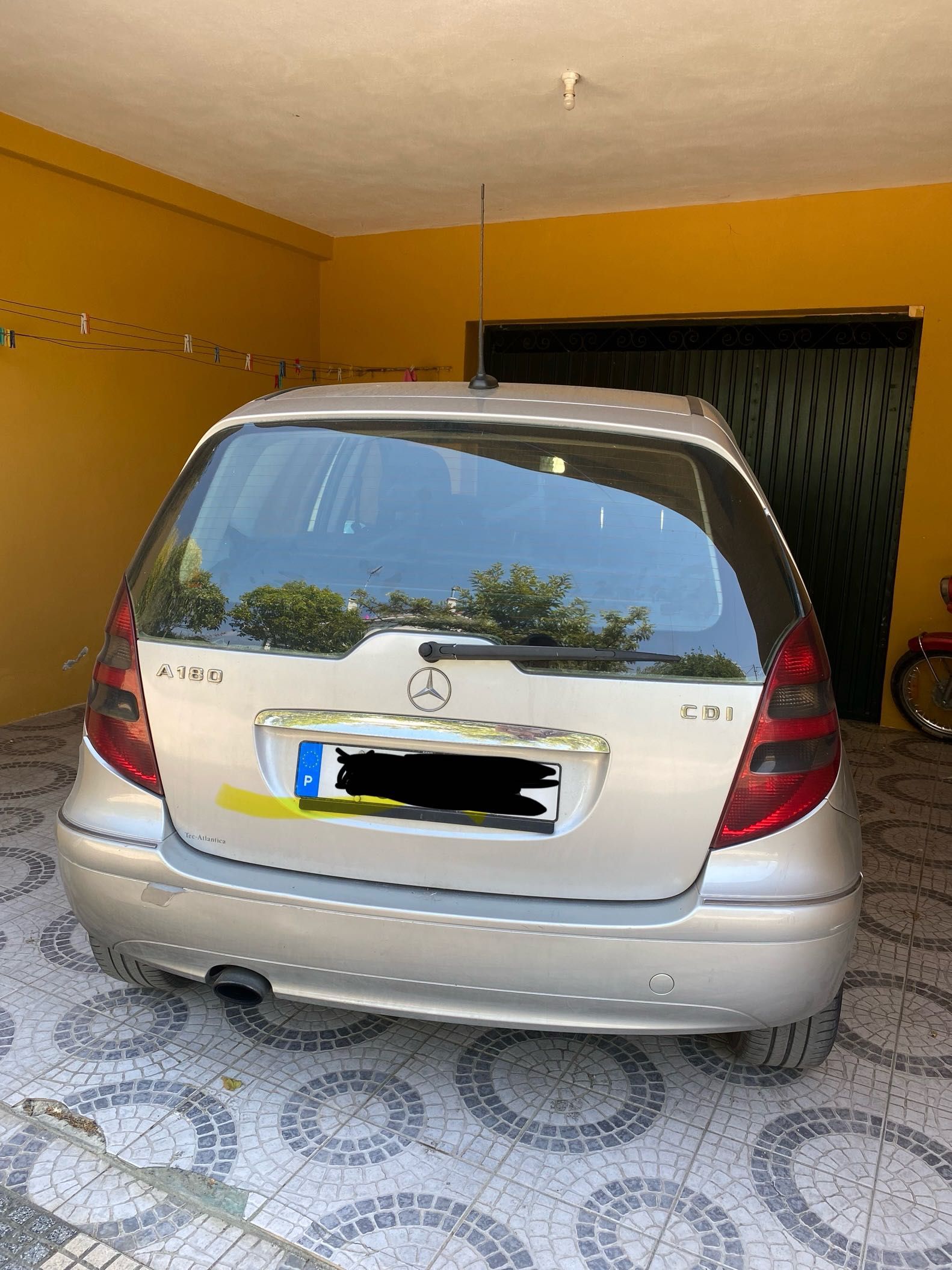 Mercedes-Benz a180