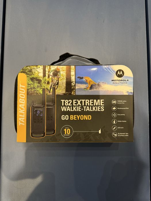 Рації Motorola T82 Extreme Walkie Talkies (комплект GO BEYOND)