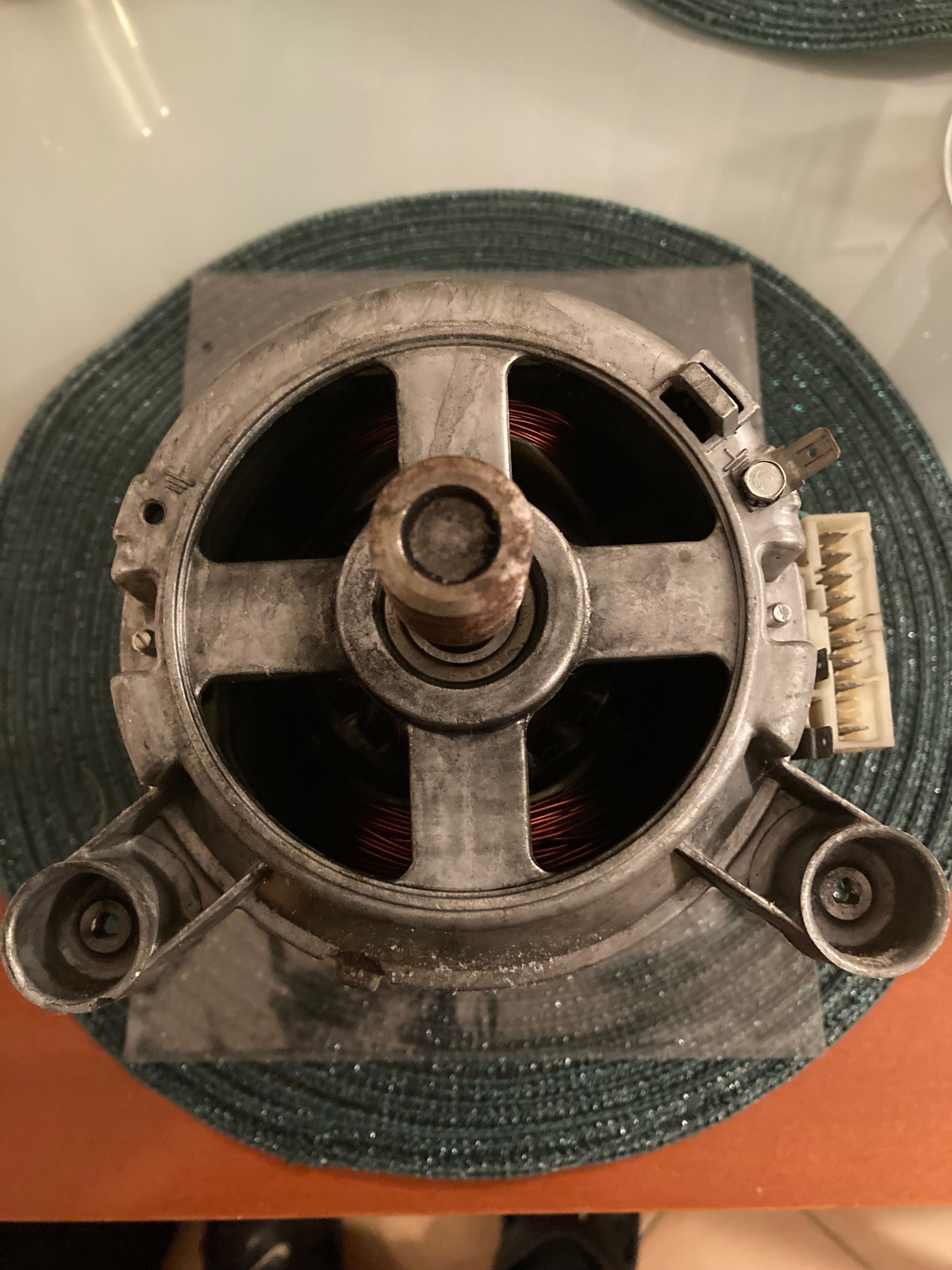 Silnik elektryczny używany do pralki Electrolux Sole 20584.024