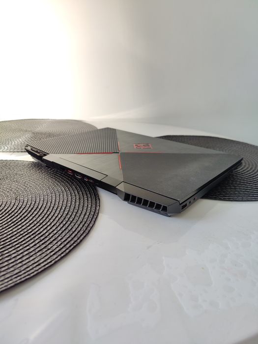 Ігровий ноутбук HP Omen /RTX 2070 /і5-9759h/8/512/144гц
