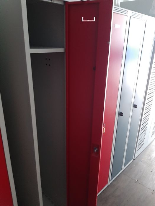 Metalowa szafka ubraniowa, 3-drzwiowa