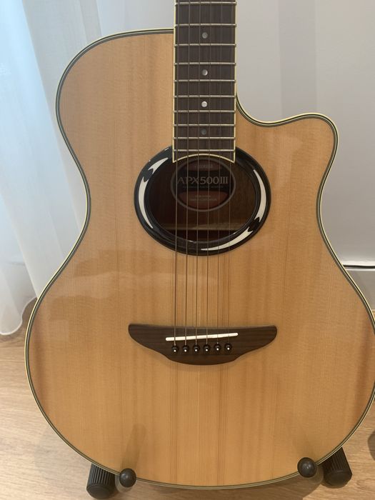 Guitarras Yamaha APX500 III