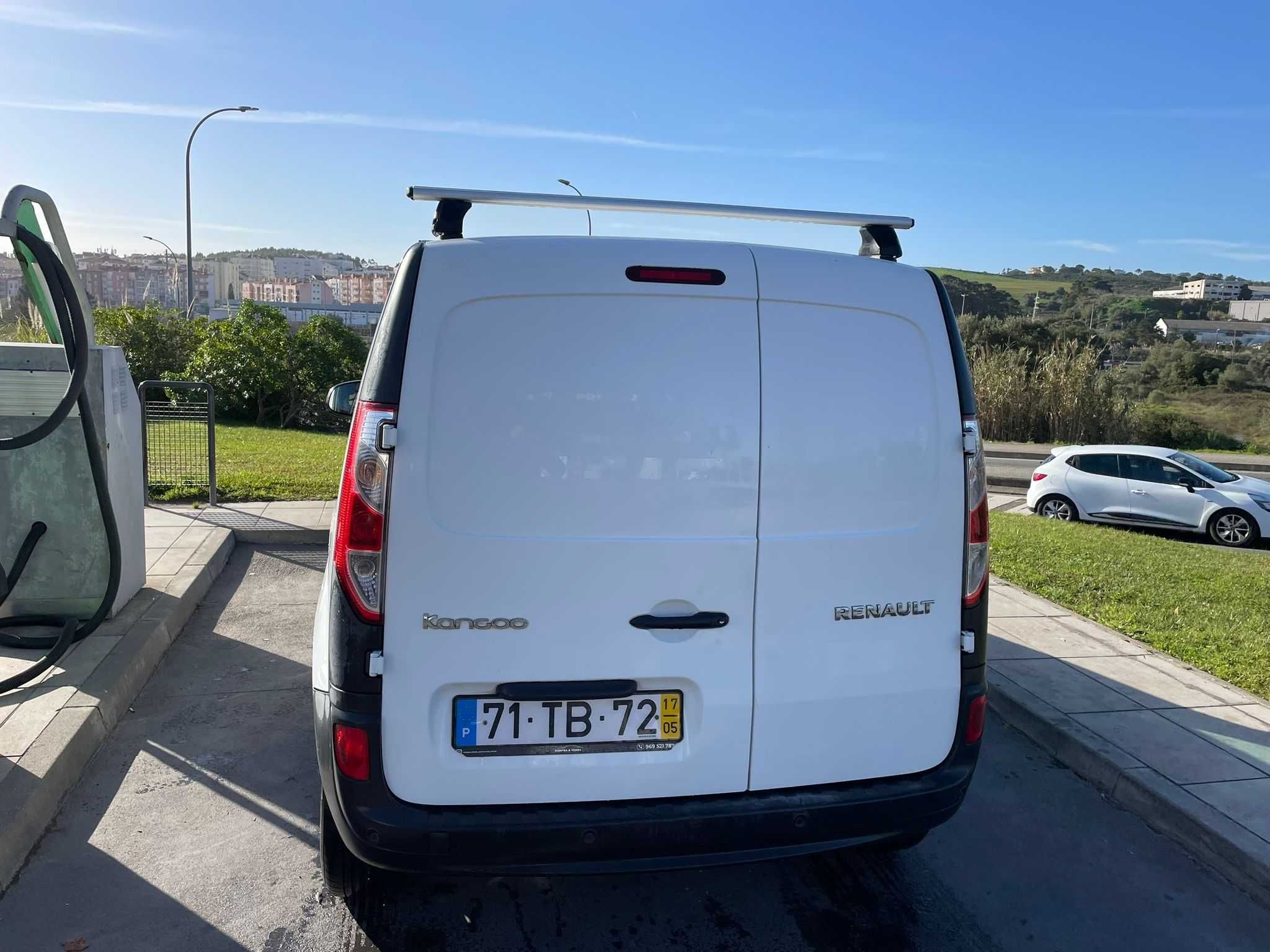 Renault Kangoo *Iva dedutivel 3 lugares