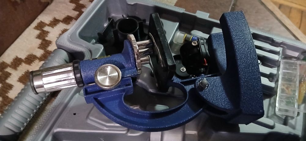 Мікроскоп, желізний