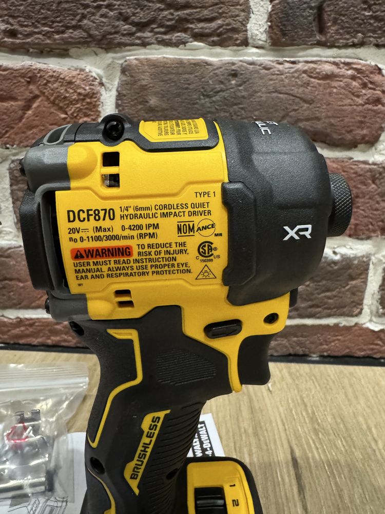 Шуруповерт гидравлический DeWalt dcf870b