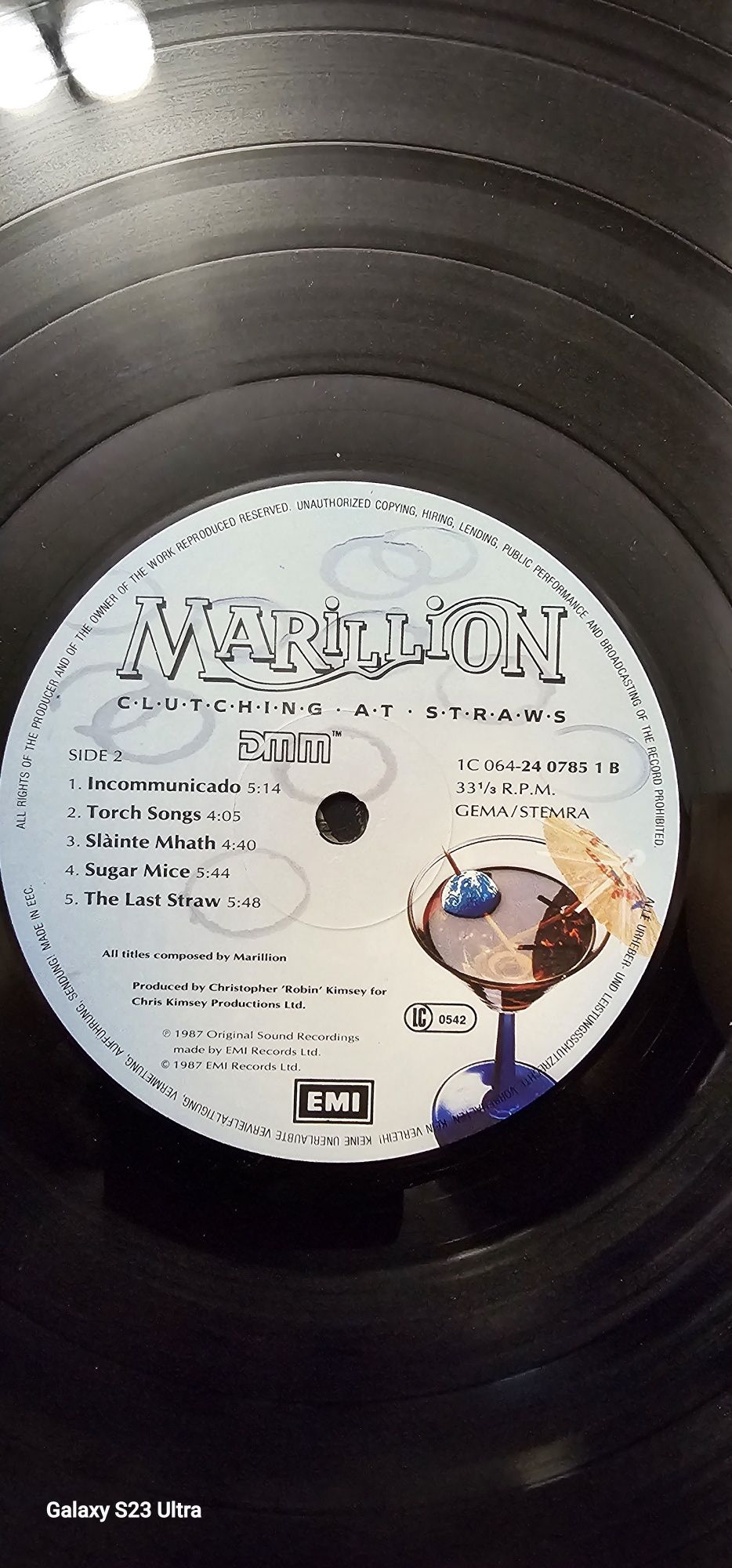 Marillion Clutching at straws