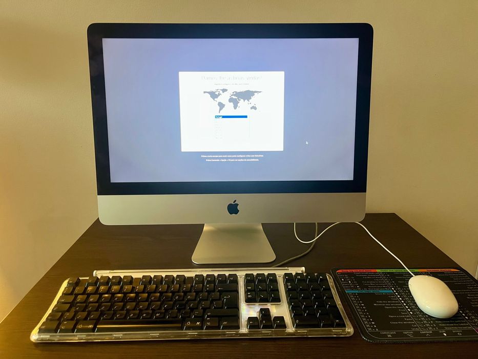 iMac 21," 2.7 GHz Quad-Core Intel i5 8Gb 1TB HDD - estado excelente