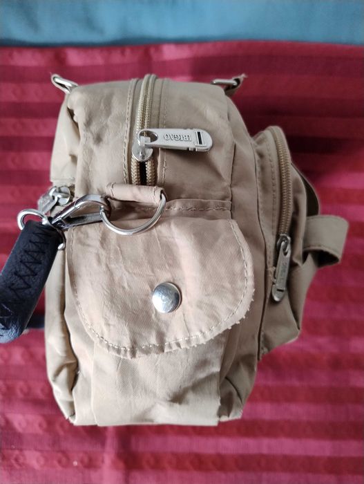 SUPER CENA Beżowa torebka Hucu Vip marki TIBIGAO 28,5x19x10 cm lekka