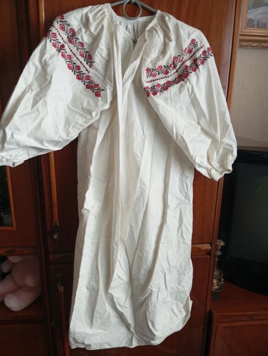 Плаття вишите старинне