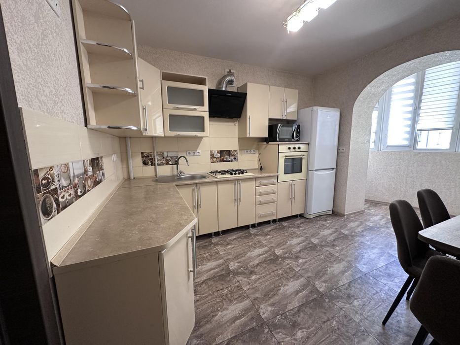 Продам 2 кім.кв в центрі.Заходь та живи!