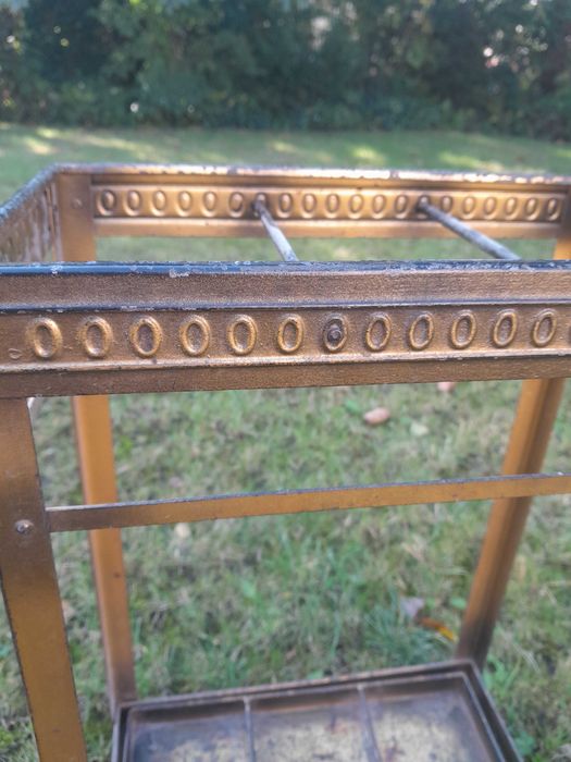 Przedwojenny blaszany stojak na parasole