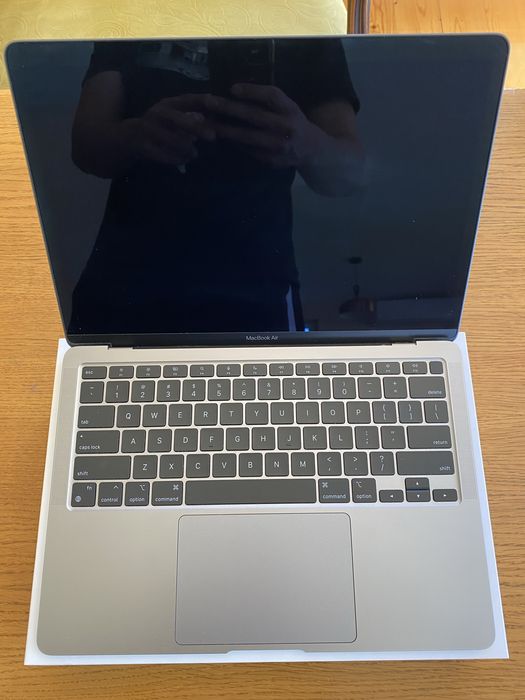 MacBook Air M1 13” 2020 (8GB/256GB) - Idealny Stan!