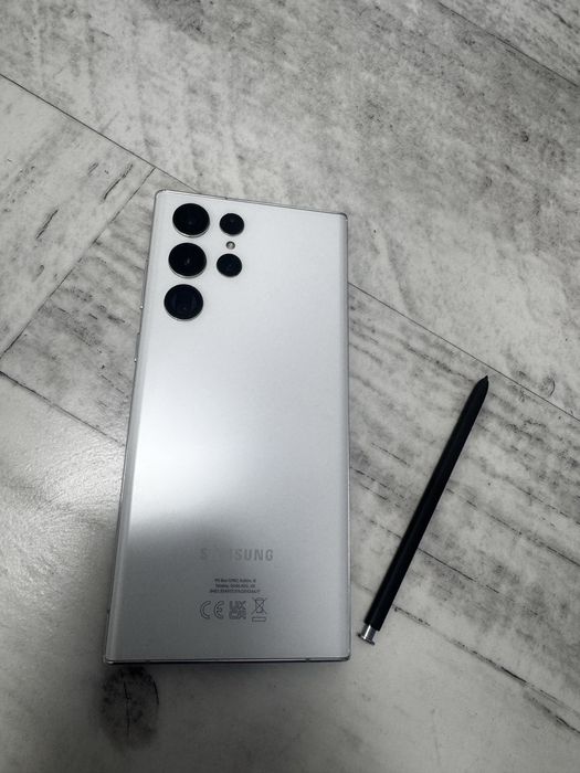 Samsung Galaxy S22 Ultra 512 GB – biały – stan idealny! Gratis 4 etui