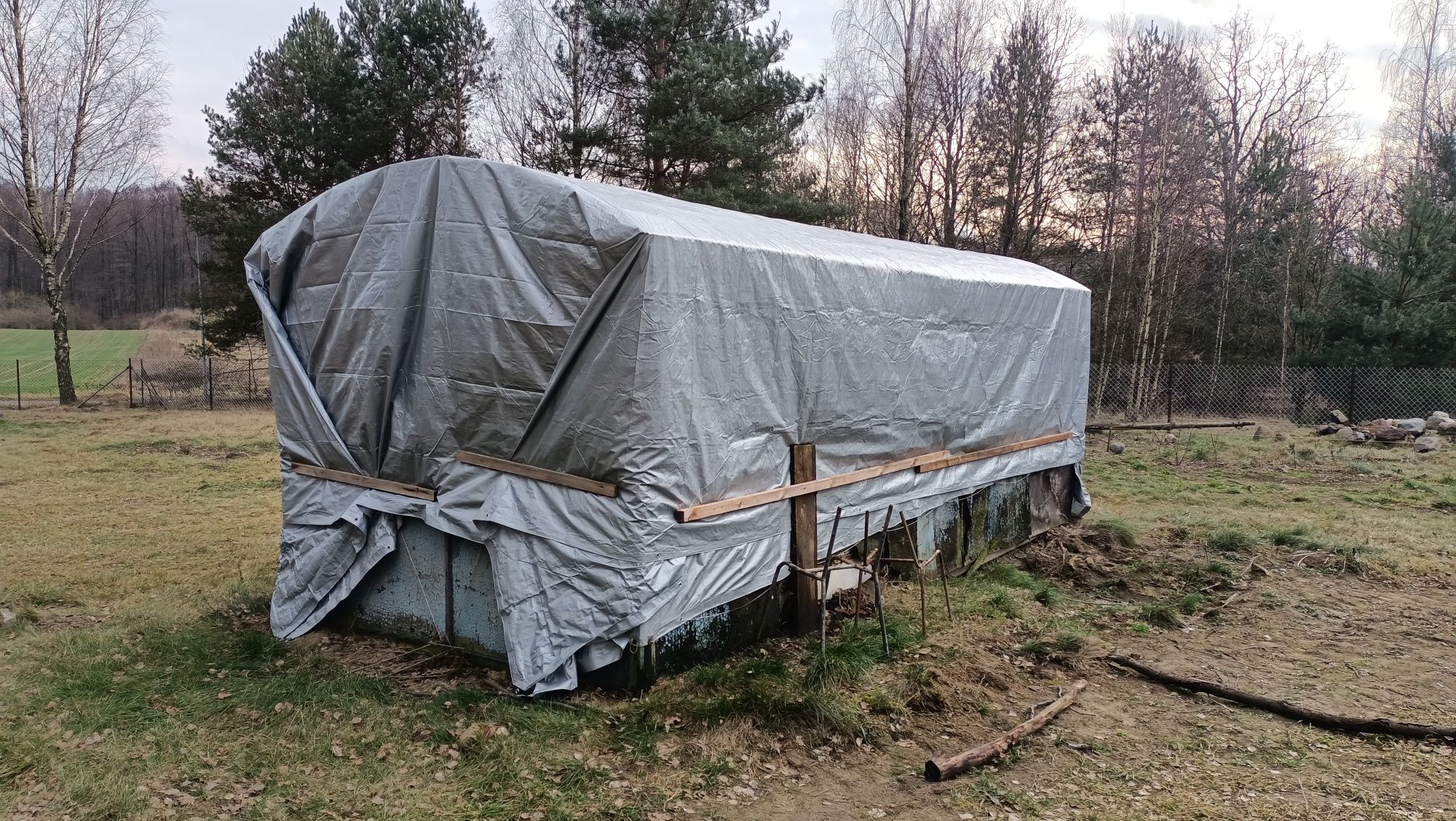 Barakowóz schowek na działkę 6 x 2,5m (do remontu)