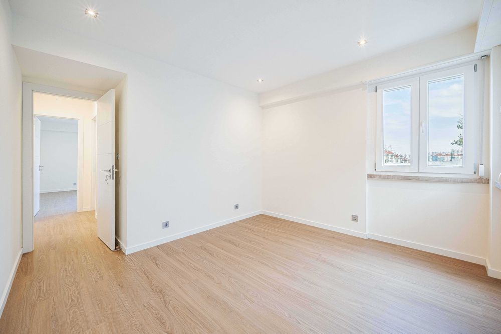 Apartamento totalmente Remodelado com Terraço e Varandas