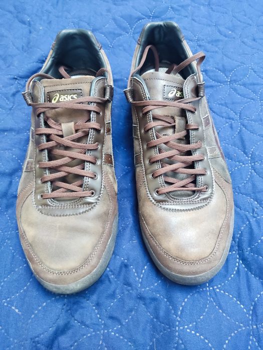 Asics brązowe 46,5..