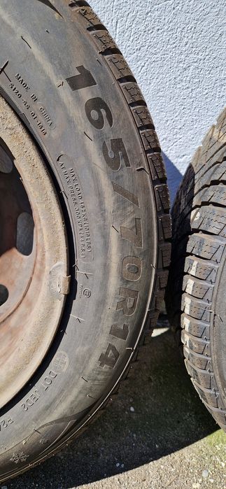 Komplet 4 opony zimowe z felgami 165/70 R14