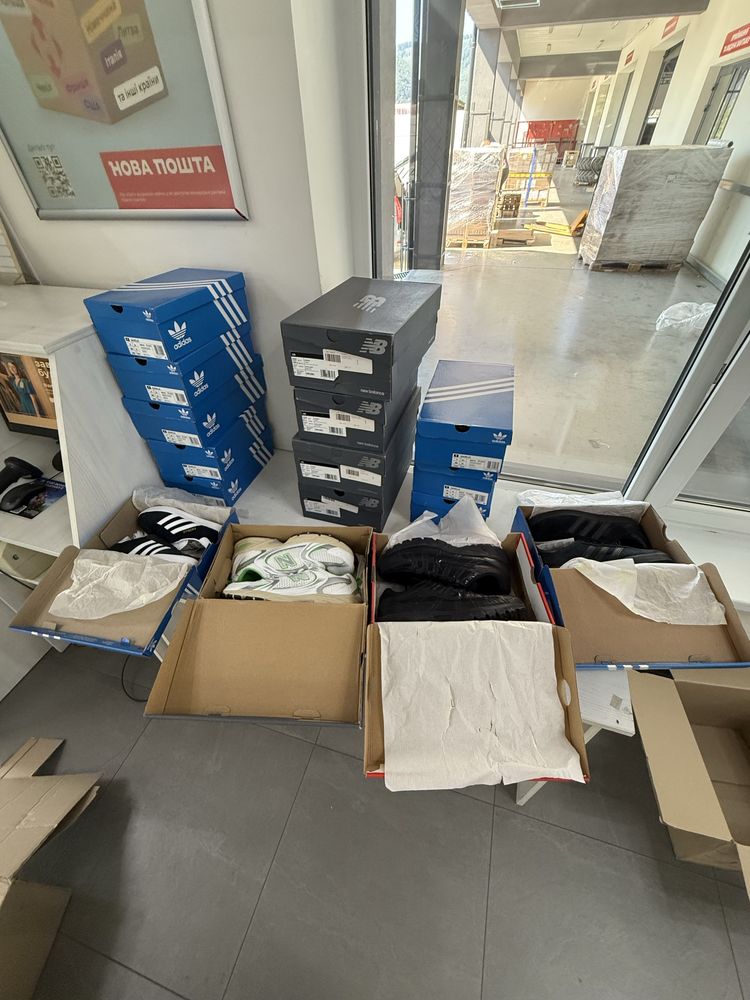 Кросівки Nike, Adidas, Jordan, Asics та інші  Оптом і в роздріб
