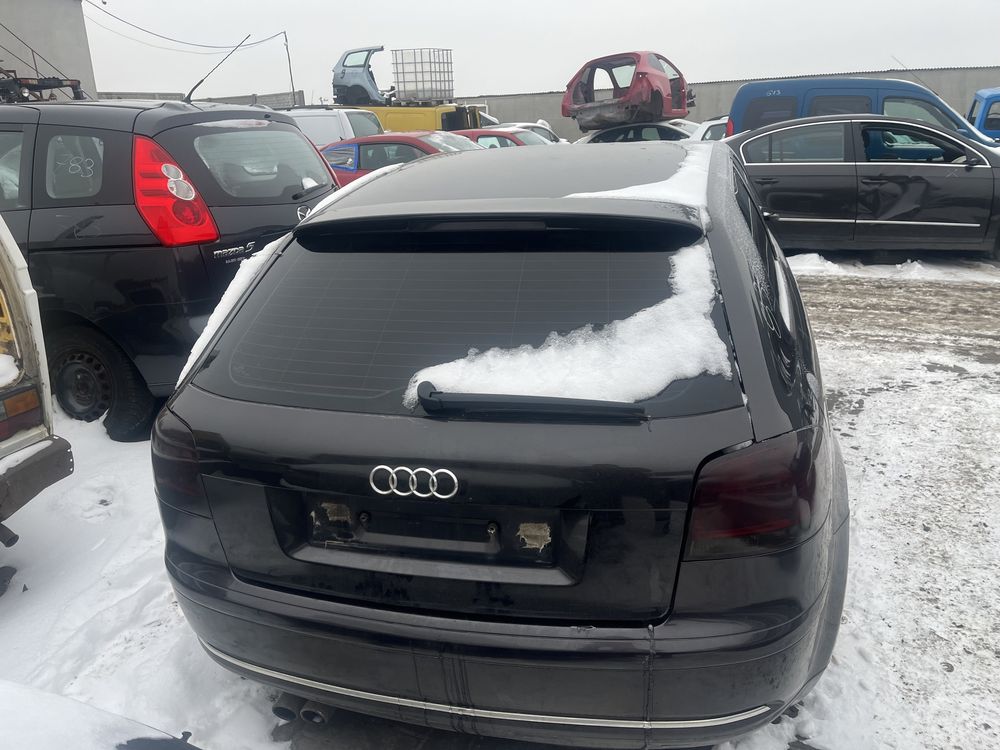 Audi A3 8P 3d lampa prawy tył przyciemniana