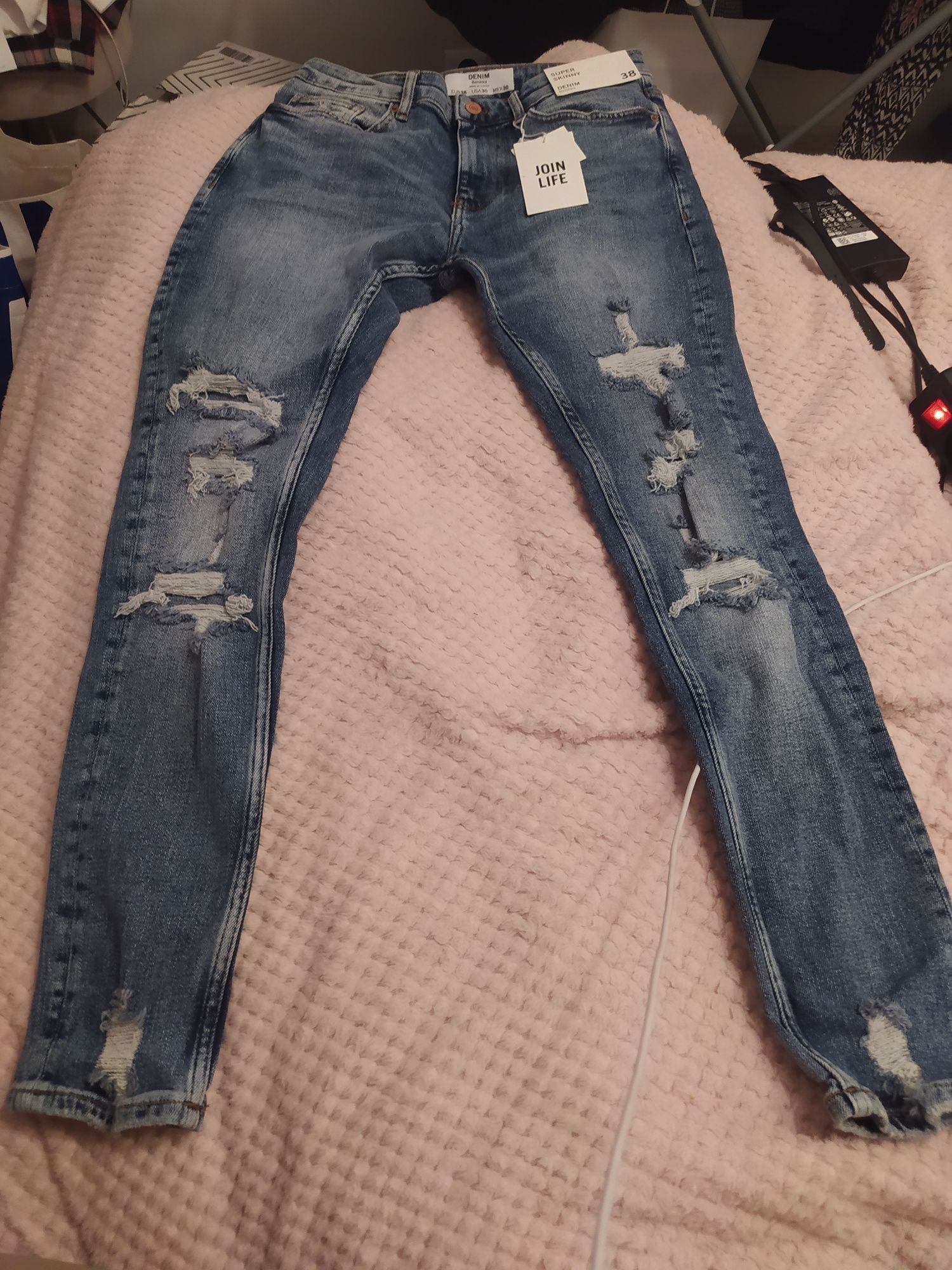 Spodnie Bershka 38 męskie fason super skinny