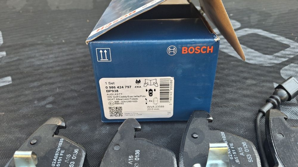 Б/В Колодки гальмівні передні Bosch
