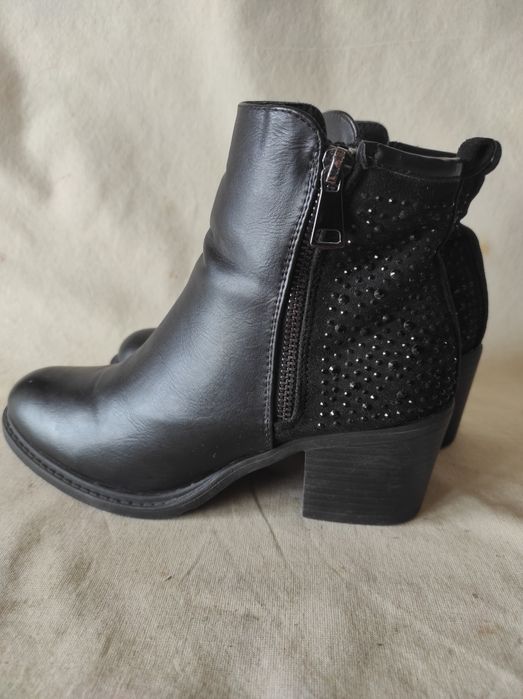 Czarne botki damskie na słupku Bello Star nr 38