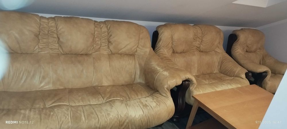 Skórzany komplet wypoczynkowy trzy elementy