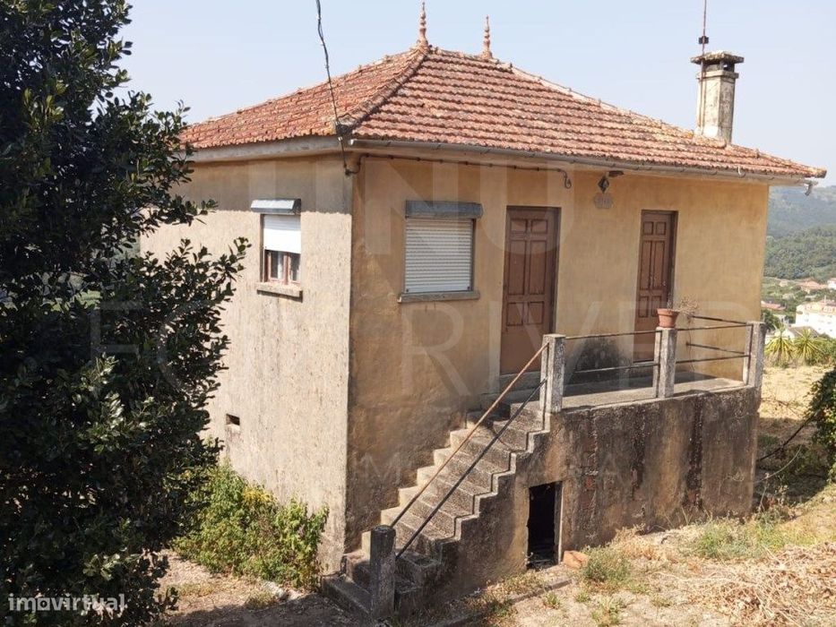 Moradia T2 para Restauro em Paderne - Melgaço