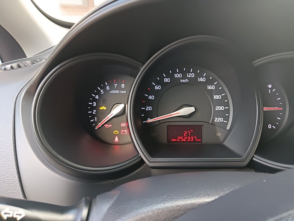 Sprzedam zadbaną Kia Rio 1.2  2012r