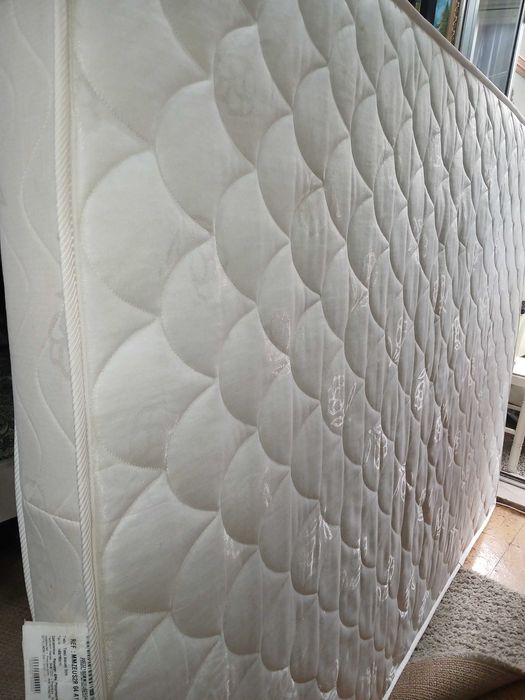 Jogo mesa ,colchão casal etc