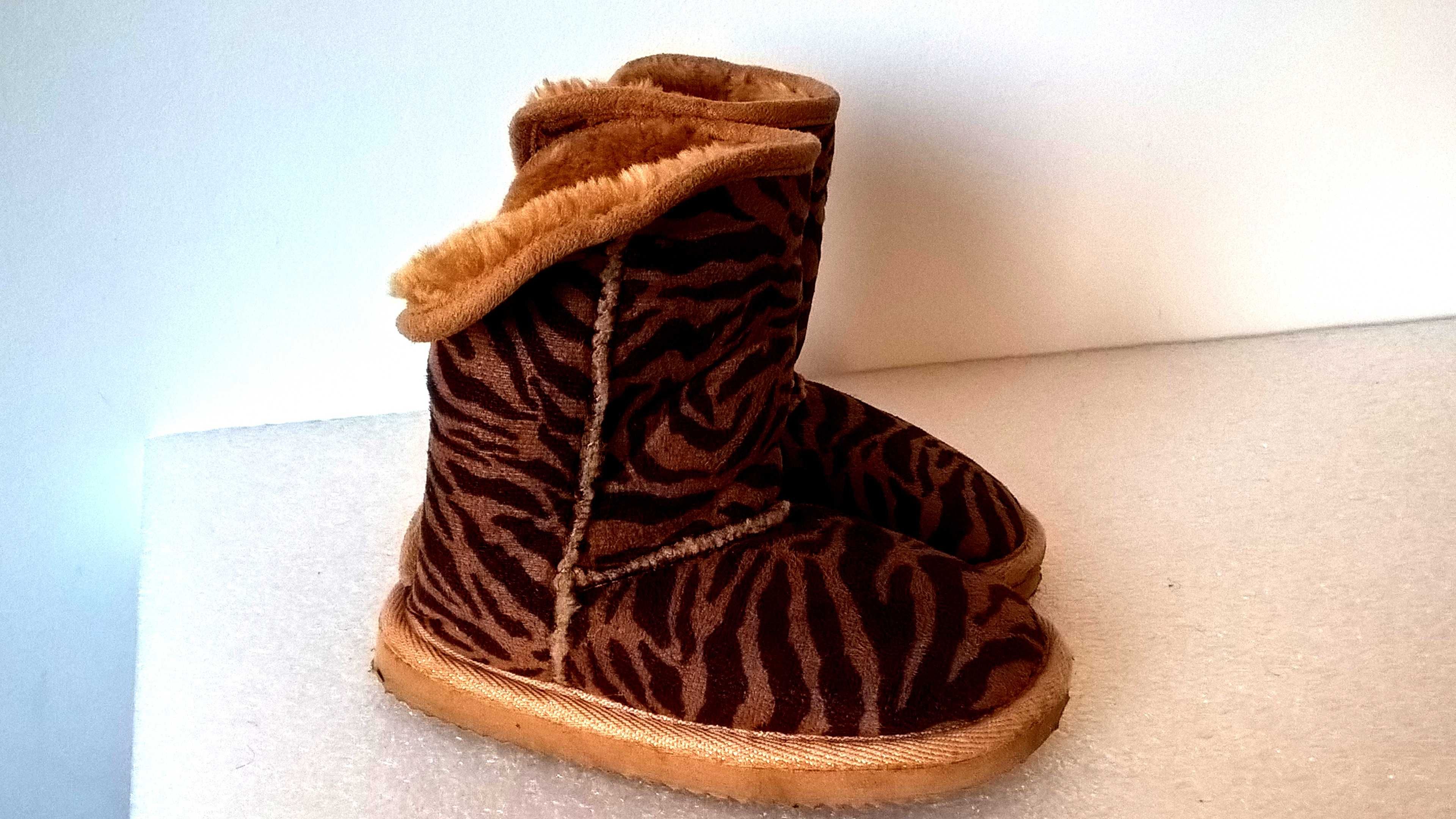 Kozaczki z kożuszkiem design  UGG  EMU  LONDON UK