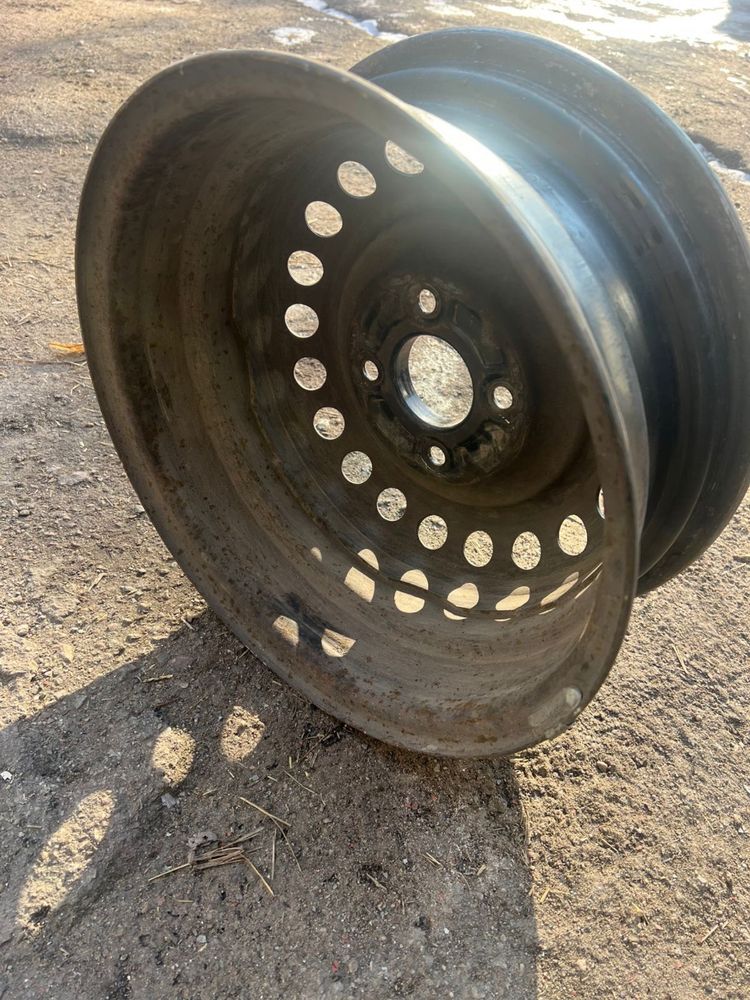 Комплект диска R15 4/114.3 + комплект колпаков