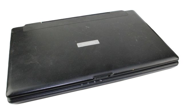 laptop HASEE celeron 550 512mb 80gb 13.3 cale