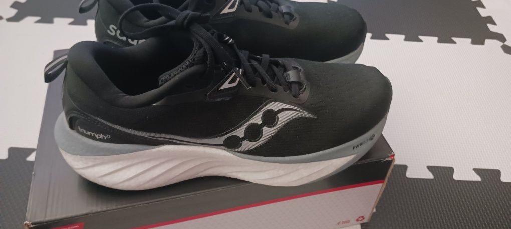 Ténis da marca Saucony Novos