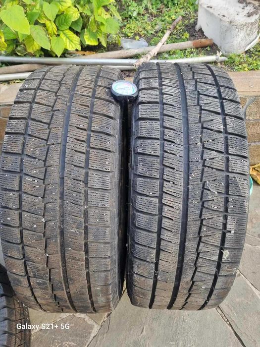 Зимові шини Bridgestone Blizzak Revo GZ