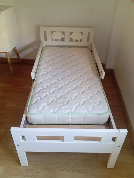 Cama Ikea KRITTER em bom estado ( Colchão menor incluído)