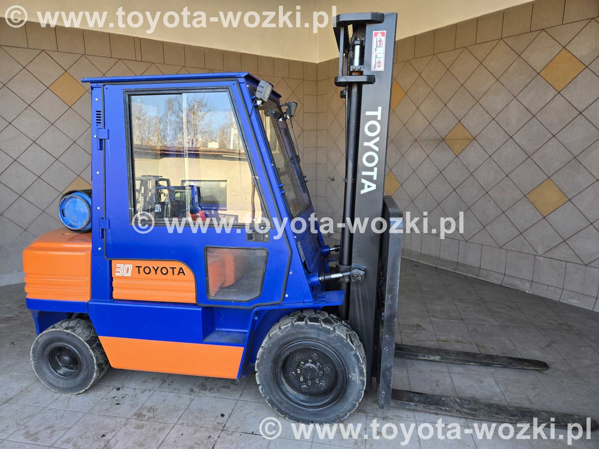 Wózek widłowy TOYOTA 5FD30 Kabina TOYOTA 5FDF30 widlak Linde
