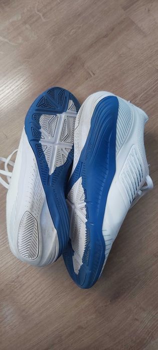 Buty sportowe białe Kipsta rozmiar 41, wkładka 26,5 cm - stan bdb