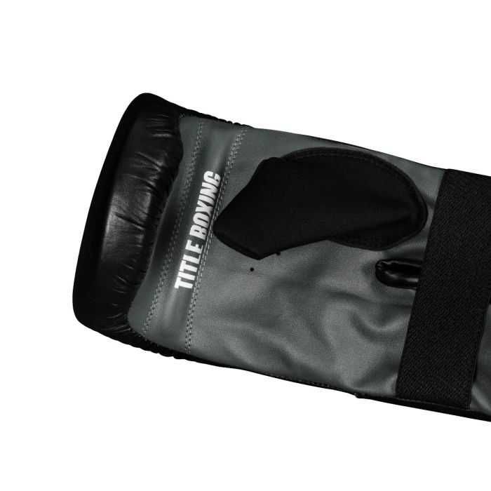 Снарядные боксерские перчатки TITLE Boxing Pro Leather Bag Mitts 3.0