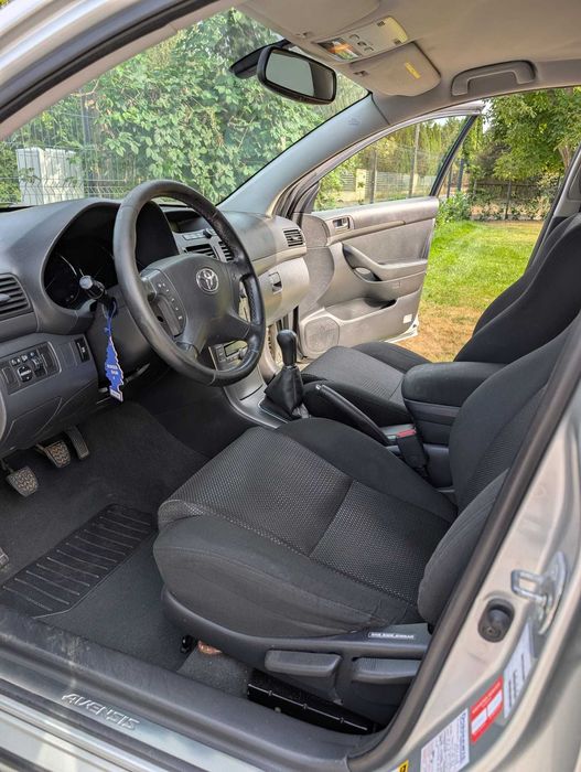 TOYOTA AVENSIS 2.0 T25 KOMBI 2005r. 198 tys.