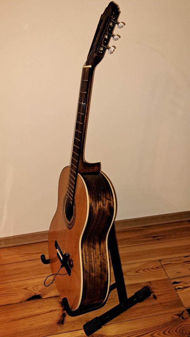 Gitara akustyczna