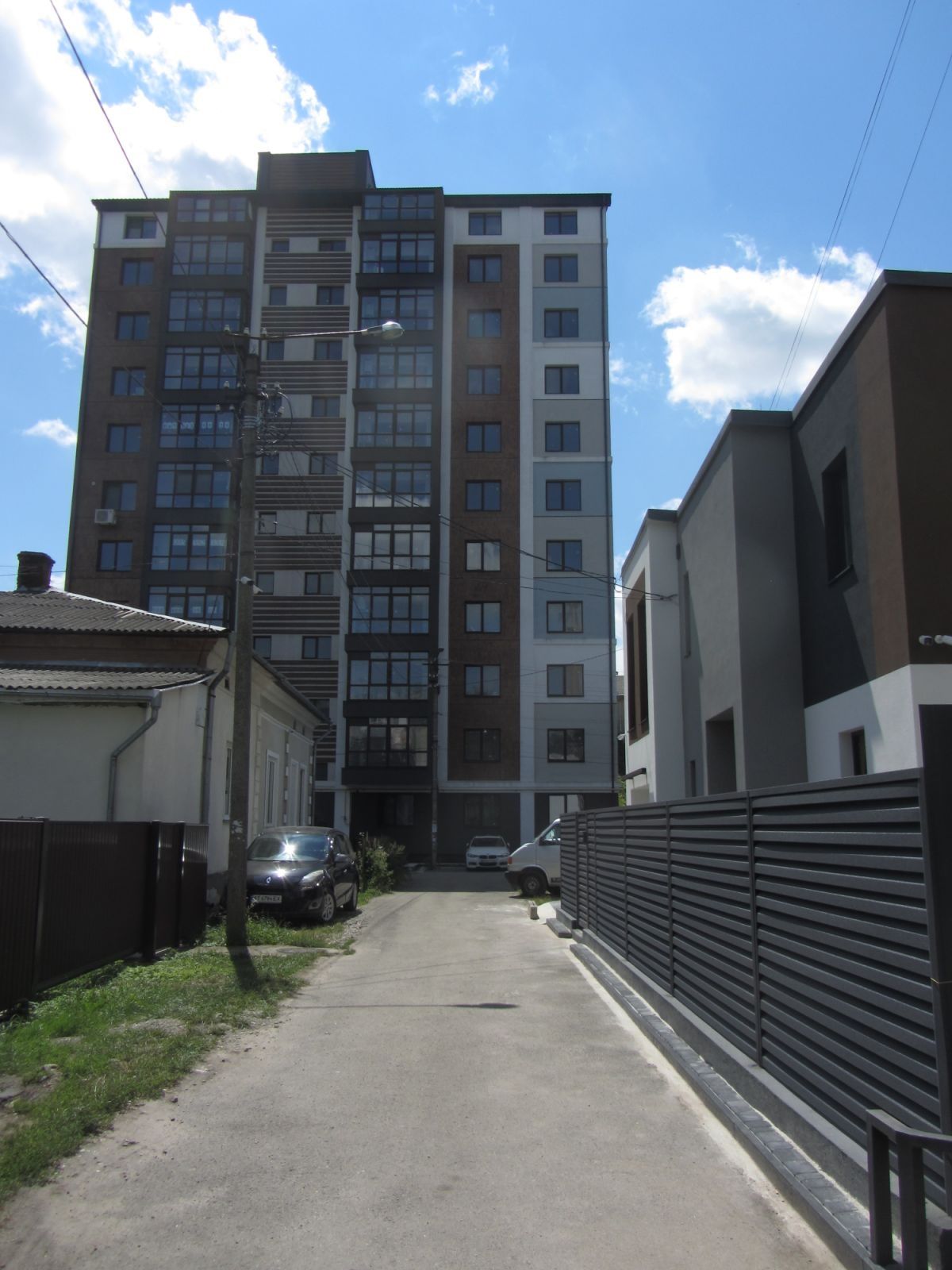 Продам квартиру в елітній, новобудові в центрі міста біля озера, парк.
