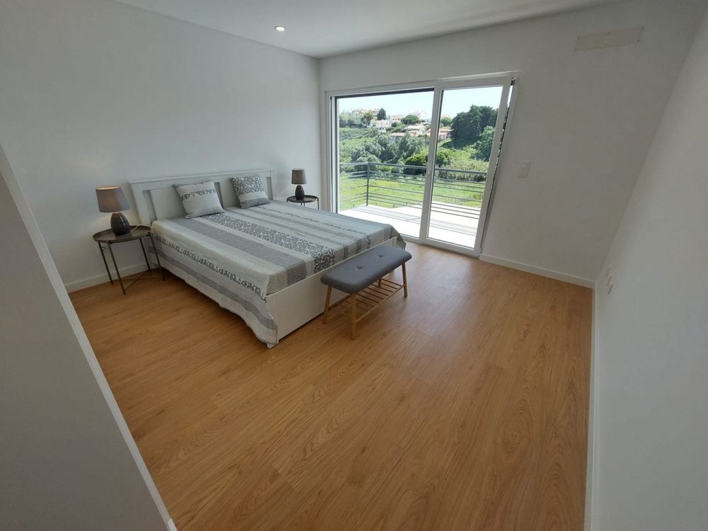 Moradia nova isolada c/piscina