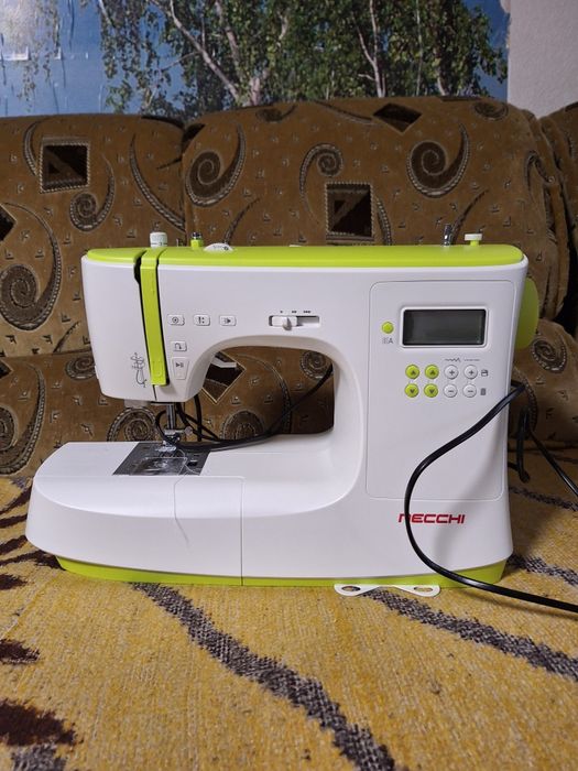 Швейная машинка  новая  Necchi NC-102D